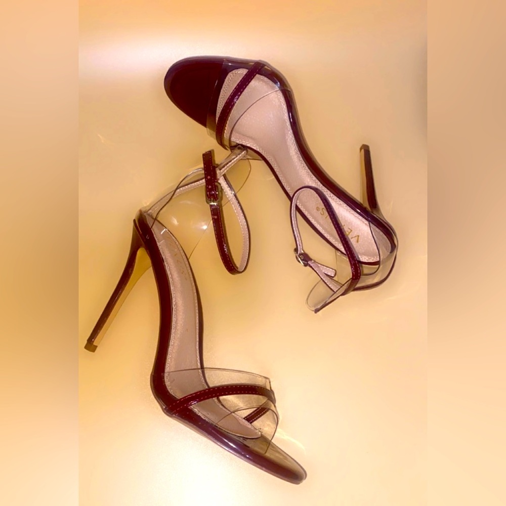 Venus 9.5 Burgundy high steelo sandal.